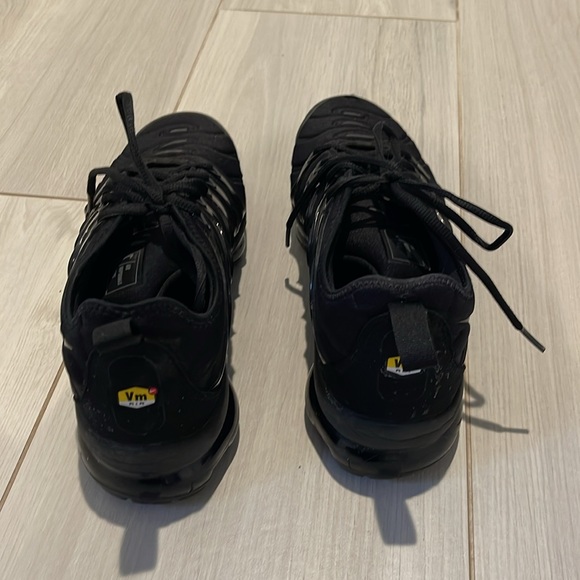 Nike Vapor Max Plus black sneakers, 10.5 - Picture 4 of 7